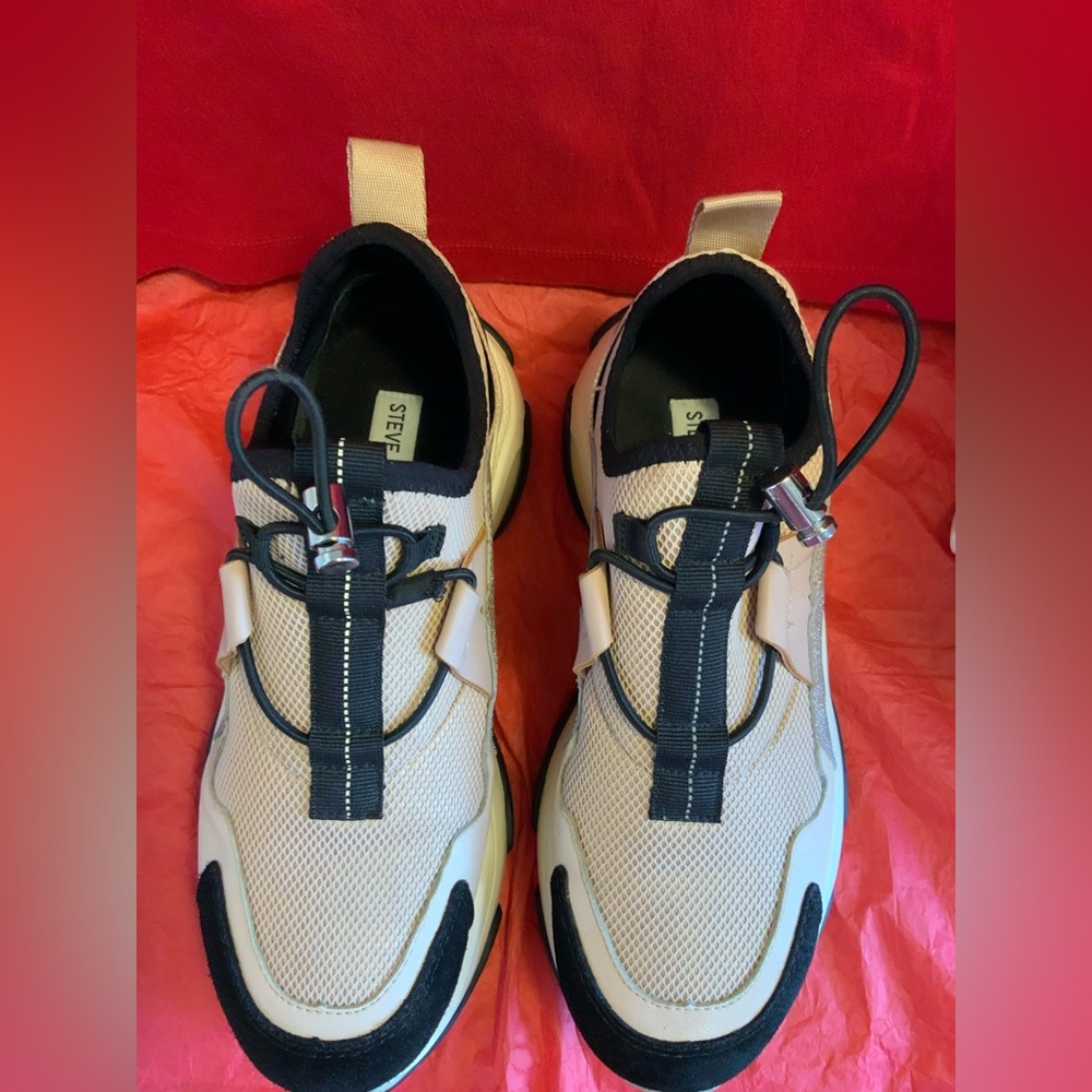 STEVE MADDEN - Picture 4 of 9